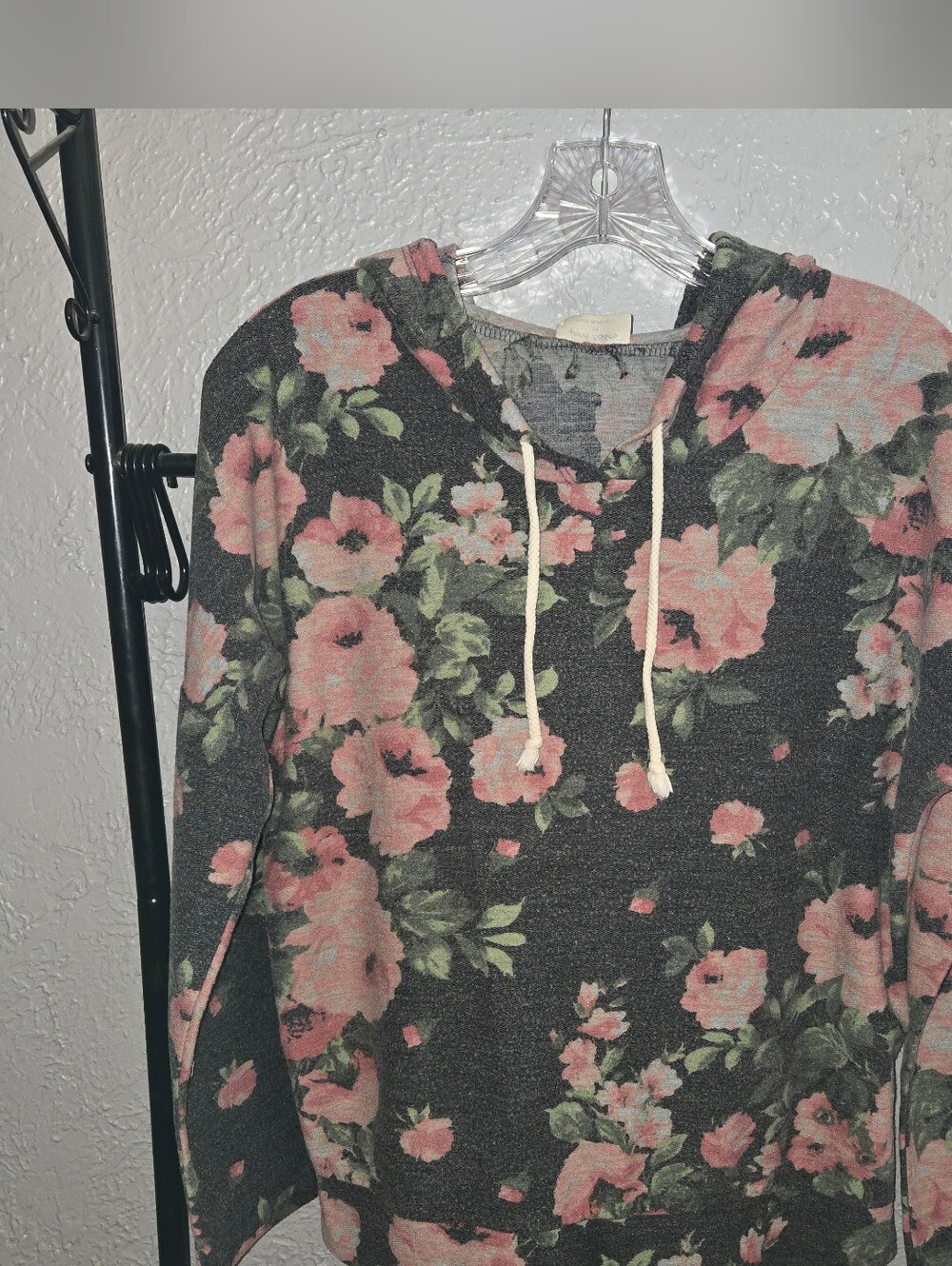 Free Kisses Gray and Pink Rose Patterned Hooded Shirt